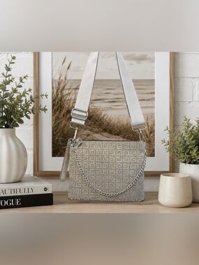 GIVENCHY Cosmetic/Beauty Bag GWP item